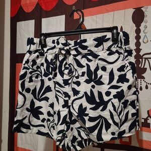Time & True Navy and White Floral Women's Shorts